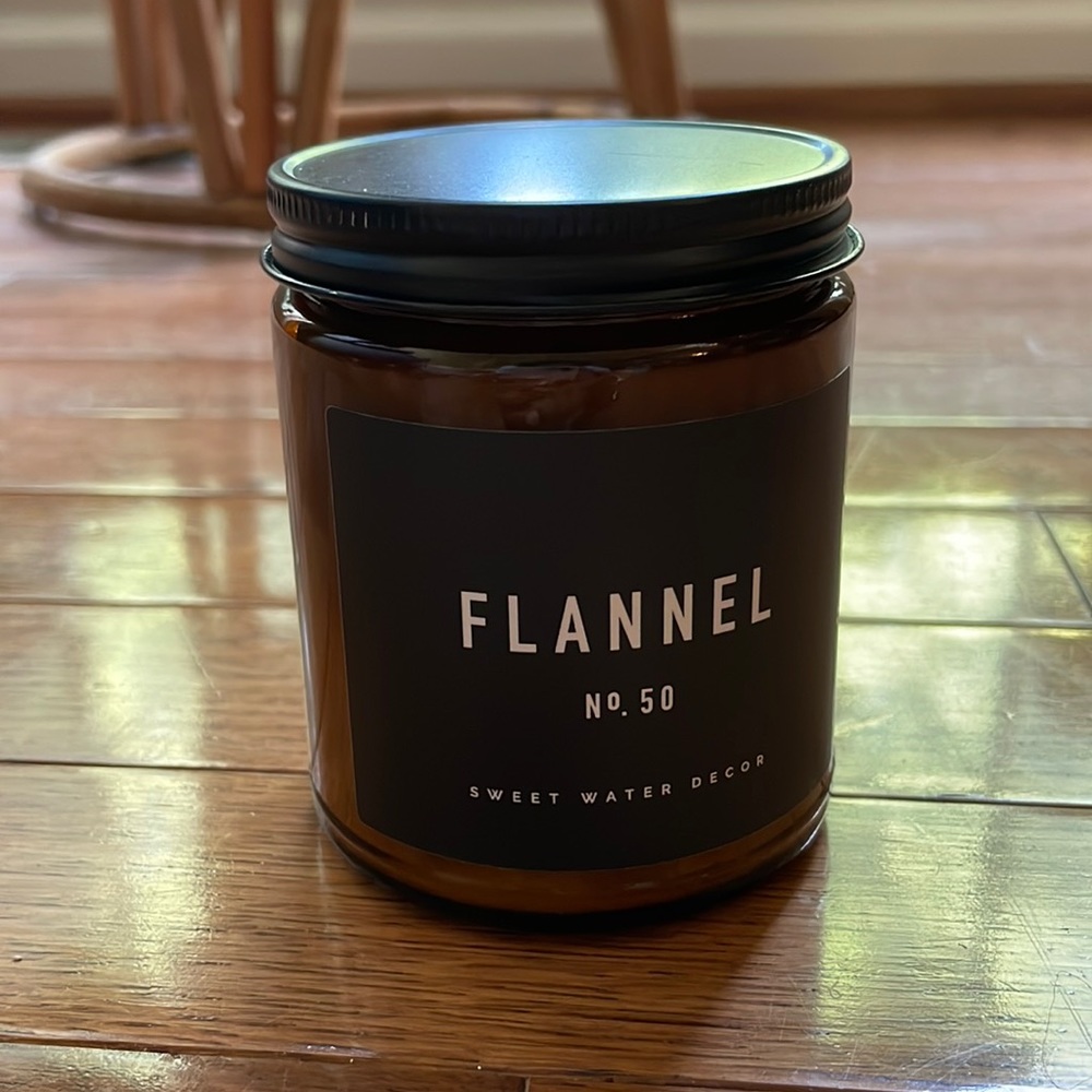 Flannel 7.5 oz candle